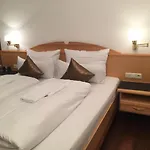 Strasser Hotel