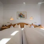 Strasser Ξενοδοχείο 4*