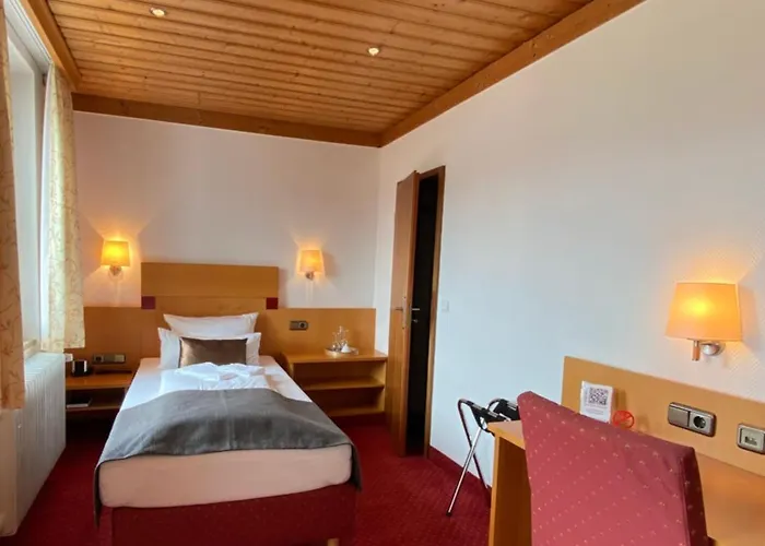 Strasser Szálloda 4*